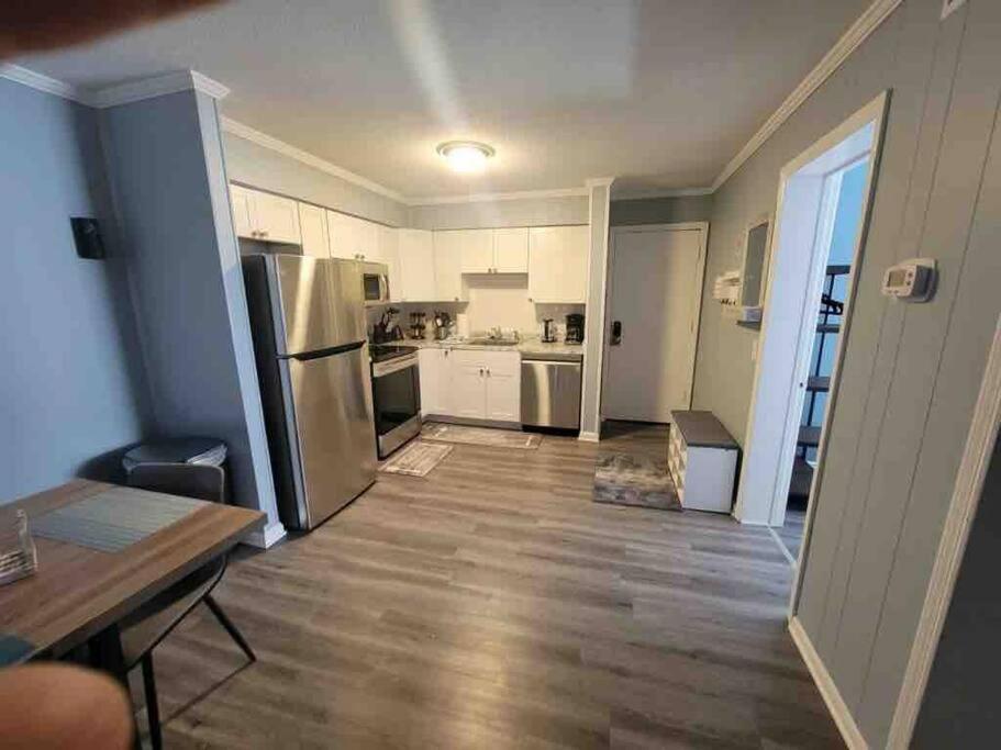 2022 Renovated 2-Bdrm Cozy, Lovely Condo W/Parking! Hilton Head Island Exterior photo